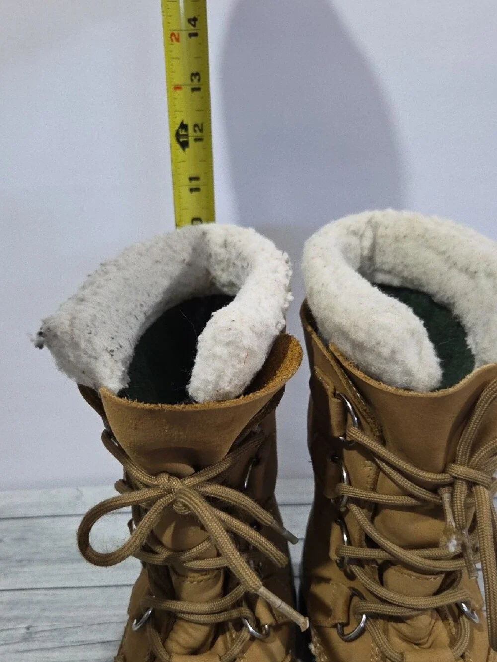 Sorel Caribou Tan and Black Insulated Waterproof Lace-Up Snow Boots Size 8